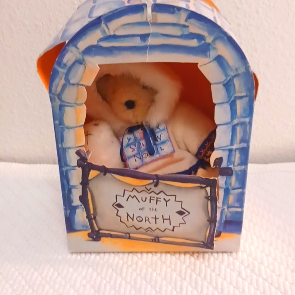 North American Bear Company Muffy Vanderbear "Muffy of the North Eskimo